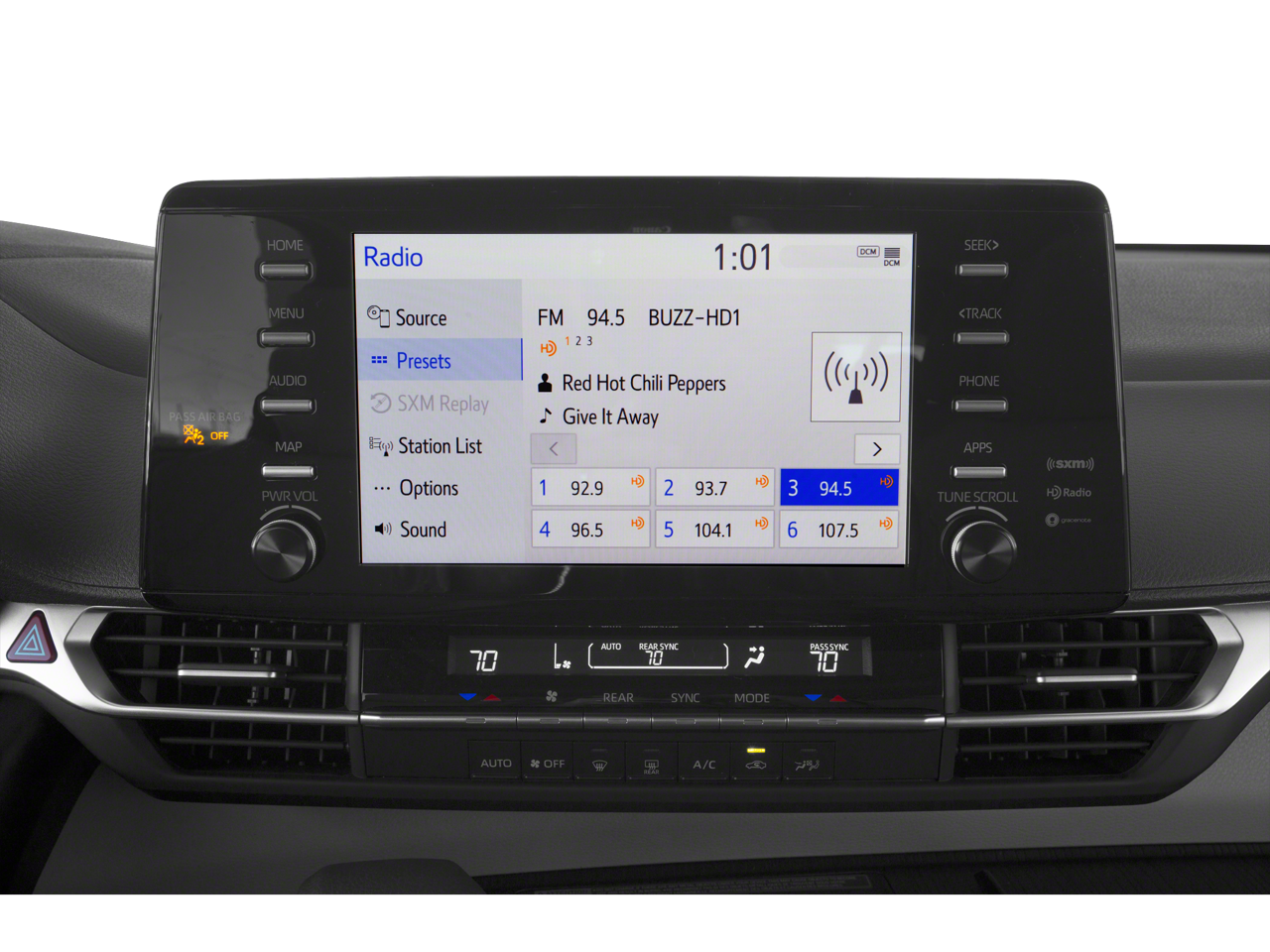 2022 Toyota Sienna LE photo 4