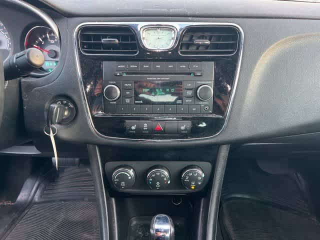 2012 Chrysler 200 Touring