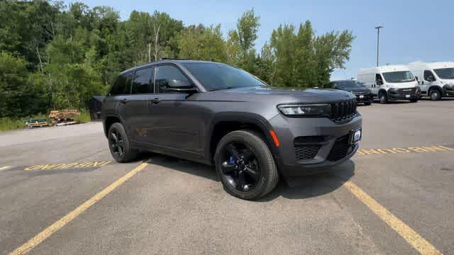 2023 Jeep Grand Cherokee Altitude 4x4