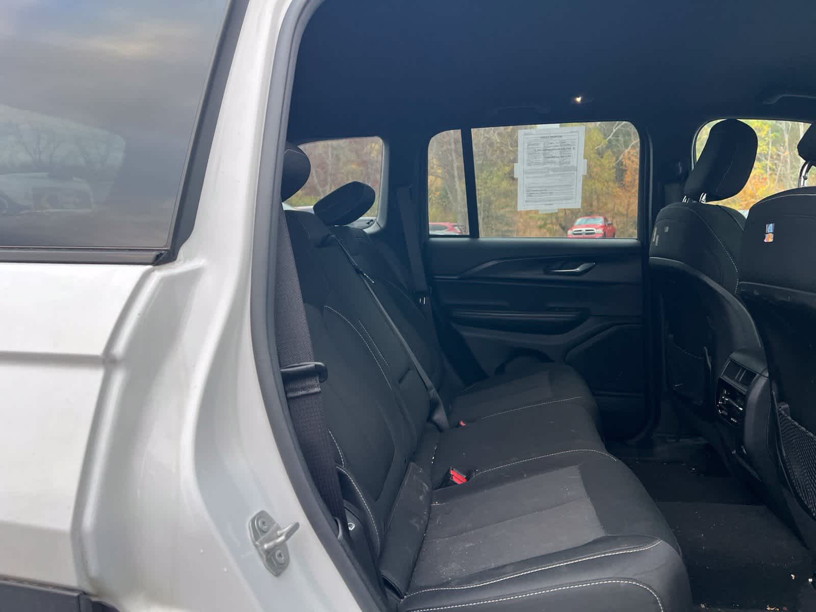 2024 Jeep Grand Cherokee Laredo