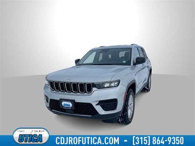 2023 Jeep Grand Cherokee Laredo 4x4