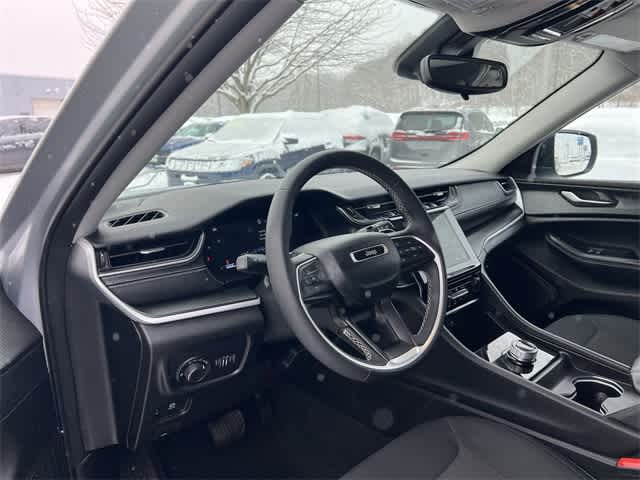 2023 Jeep Grand Cherokee Laredo 4x4