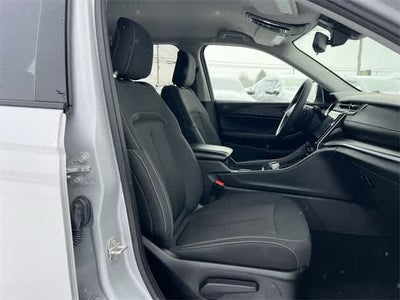 2023 Jeep Grand Cherokee Laredo 4x4