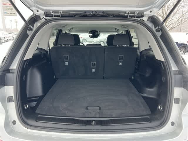 2023 Jeep Grand Cherokee Laredo 4x4