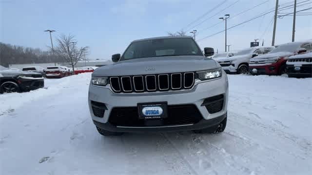 2023 Jeep Grand Cherokee Laredo 4x4