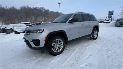 2023 Jeep Grand Cherokee Laredo 4x4