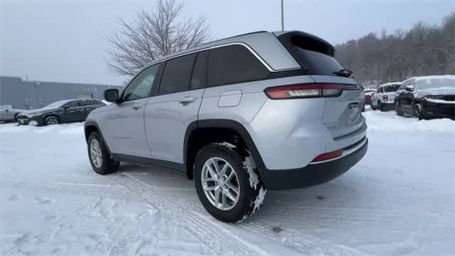 2023 Jeep Grand Cherokee Laredo 4x4