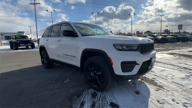 2023 Jeep Grand Cherokee Altitude 4x4