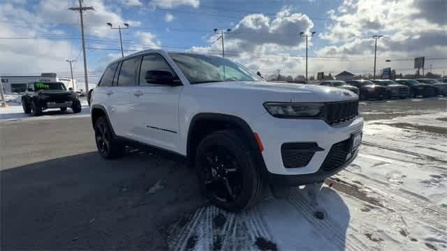 2023 Jeep Grand Cherokee Altitude 4x4