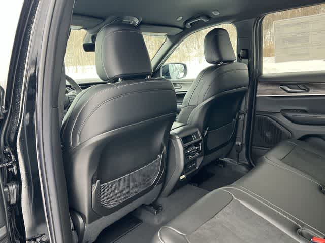 2026 Jeep Grand Cherokee Altitude 4x4