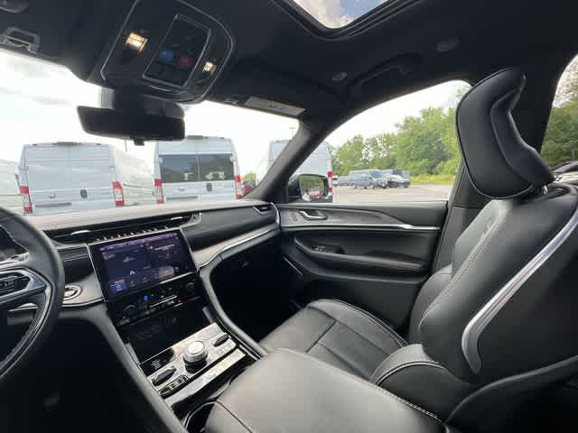 2025 Jeep Grand Cherokee Overland 4x4