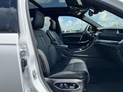 2025 Jeep Grand Cherokee Overland 4x4