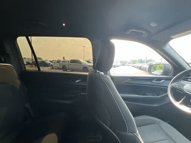 2025 Jeep Grand Cherokee L Laredo 4x4