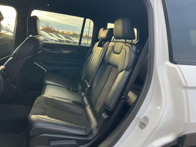 2022 Jeep Grand Cherokee L Altitude 4x4