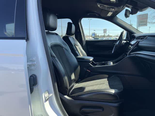2023 Jeep Grand Cherokee L Altitude 4x4