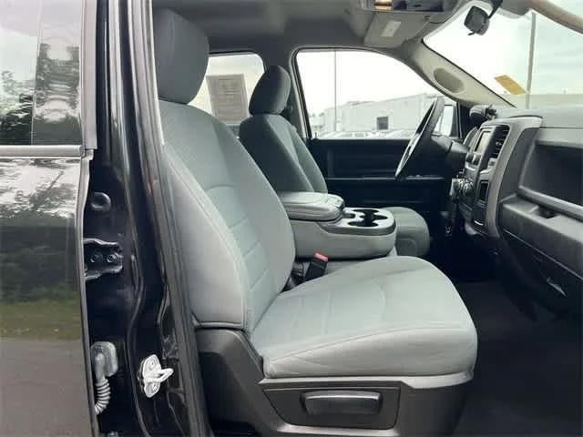 2017 RAM 1500 Express Quad Cab 4x4 6'4' Box