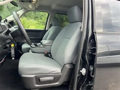 2017 RAM 1500 Express Quad Cab 4x4 6'4' Box