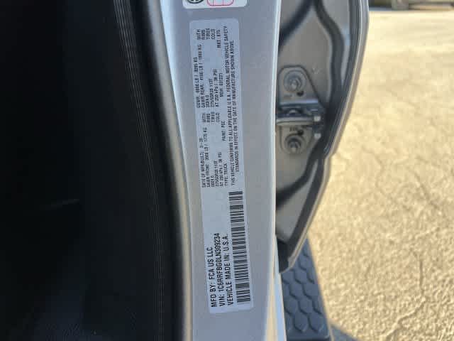 2020 RAM 1500 Big Horn Quad Cab 4x4 6'4' Box
