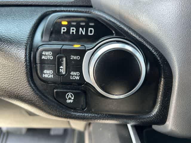 2022 RAM 1500 Big Horn Crew Cab 4x4 5'7' Box