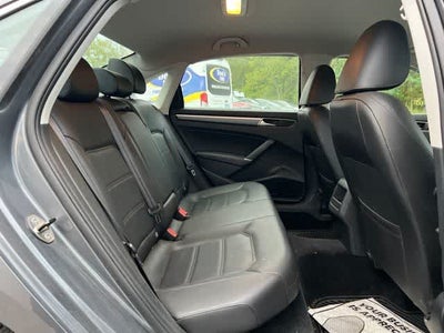 2017 Volkswagen Passat R-Line w/Comfort Pkg