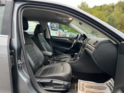 2017 Volkswagen Passat R-Line w/Comfort Pkg