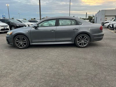 2017 Volkswagen Passat R-Line w/Comfort Pkg