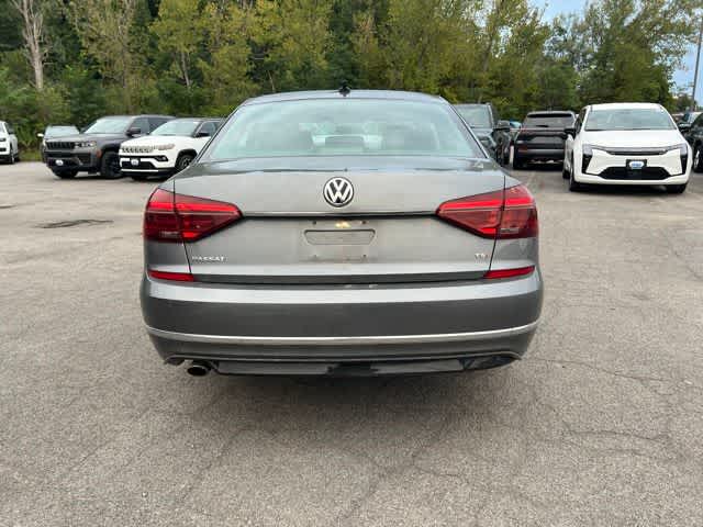 2017 Volkswagen Passat R-Line w/Comfort Pkg
