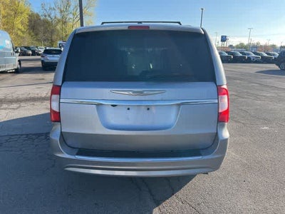 2016 Chrysler Town & Country Touring