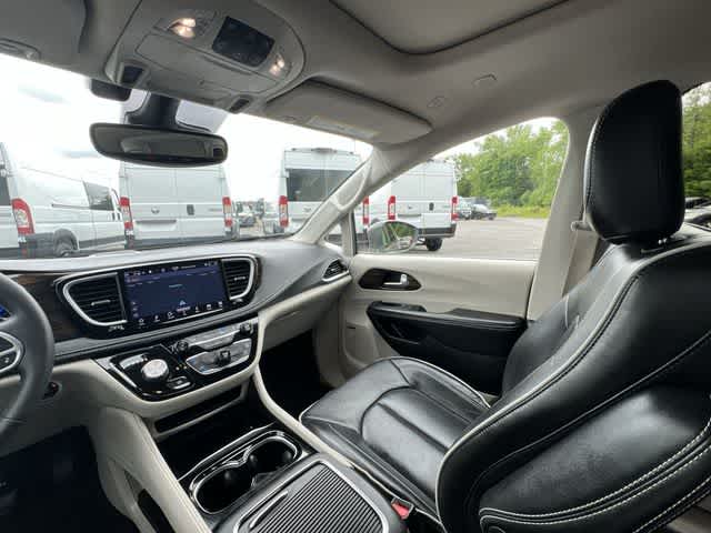 2022 Chrysler Pacifica Hybrid Limited