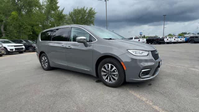2022 Chrysler Pacifica Hybrid Limited