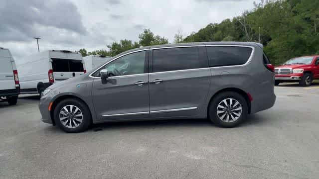 2022 Chrysler Pacifica Hybrid Limited