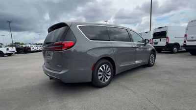 2022 Chrysler Pacifica Hybrid Limited