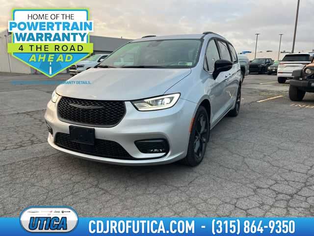 2026 Chrysler Pacifica Select AWD