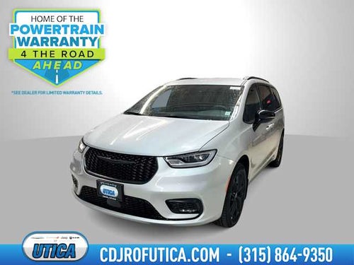 2026 Chrysler Pacifica Select AWD