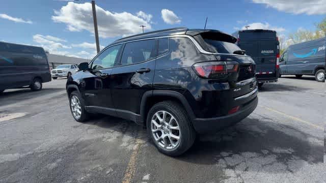 2022 Jeep Compass Latitude Lux 4x4