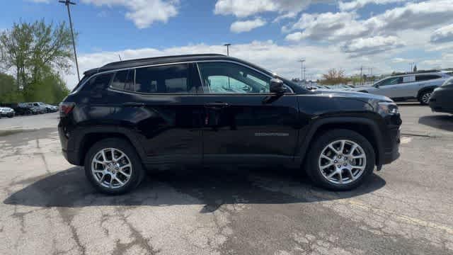2022 Jeep Compass Latitude Lux 4x4