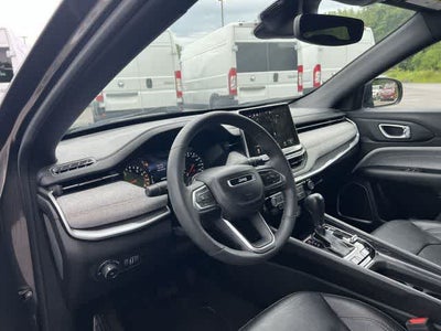 2023 Jeep Compass Latitude Lux FWD