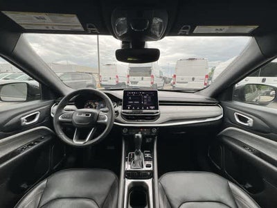 2023 Jeep Compass Latitude Lux FWD