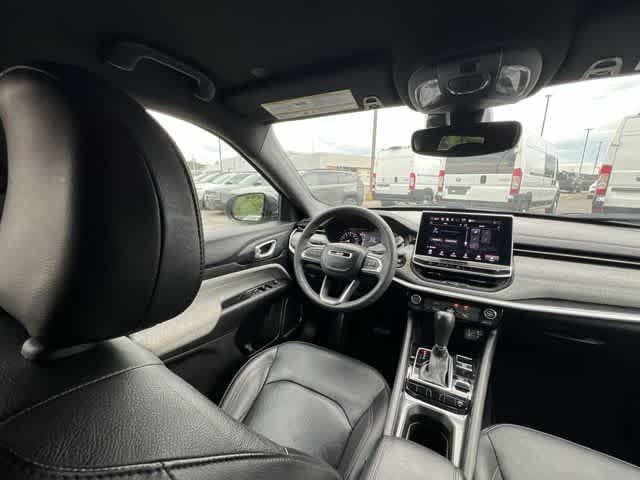 2023 Jeep Compass Latitude Lux FWD