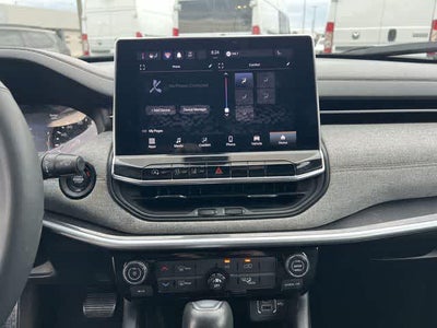 2023 Jeep Compass Latitude Lux FWD