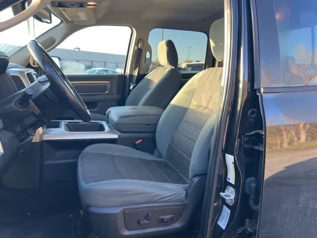 2017 RAM 1500 Big Horn Crew Cab 4x4 5'7' Box