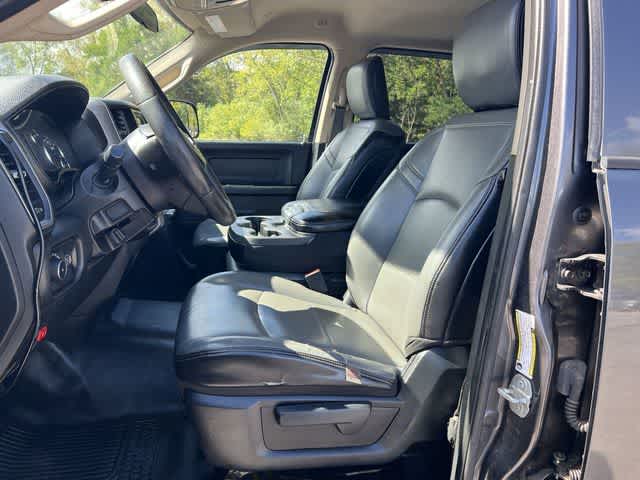 2019 RAM 2500 Tradesman Crew Cab 4x4 6'4' Box