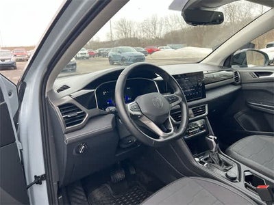 2025 Volkswagen Taos 1.5T SE Black