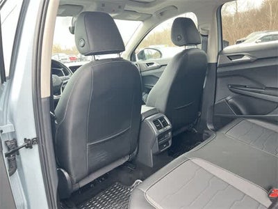 2025 Volkswagen Taos 1.5T SE Black