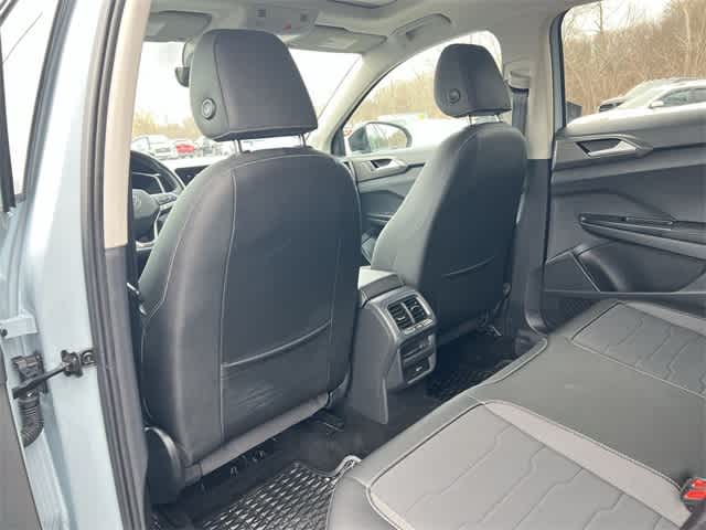 2025 Volkswagen Taos 1.5T SE Black