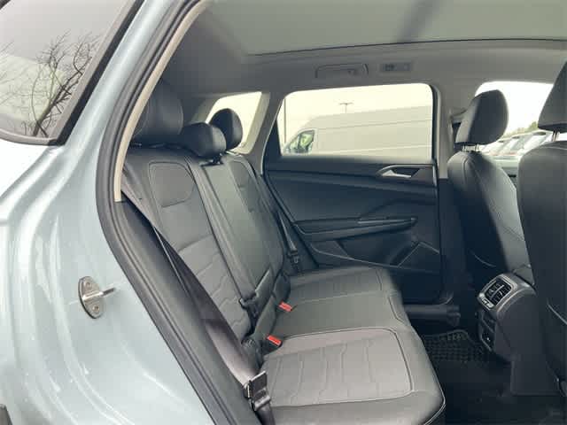 2025 Volkswagen Taos 1.5T SE Black