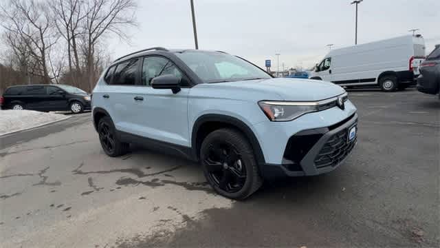 2025 Volkswagen Taos 1.5T SE Black