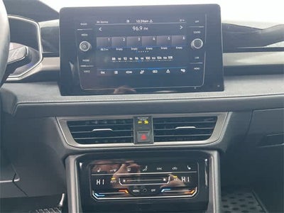 2025 Volkswagen Taos 1.5T SE Black