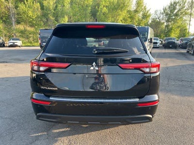 2022 Mitsubishi Outlander ES