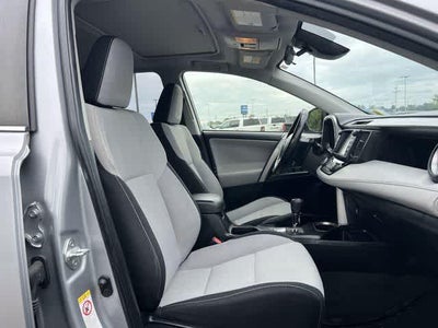 2018 Toyota RAV4 Hybrid XLE